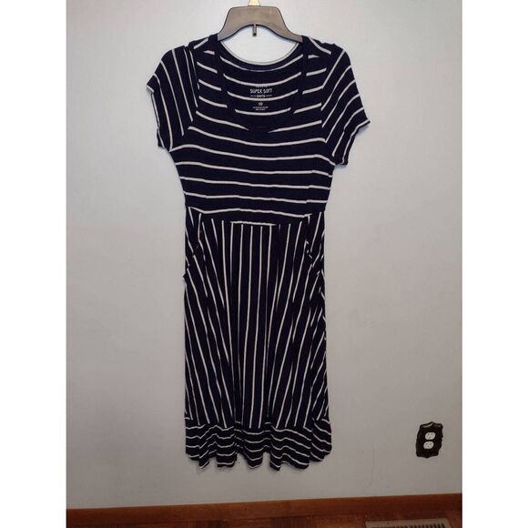 Torrid size 00 Navy Blue White Stripe Maxi Dress - Picture 1 of 4